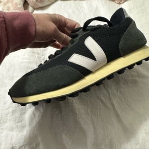 VEJA Rio Branco size 7 - like new